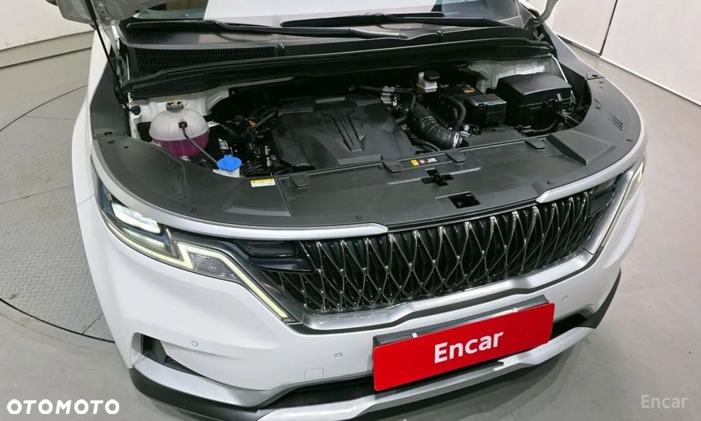Kia Carnival - 16
