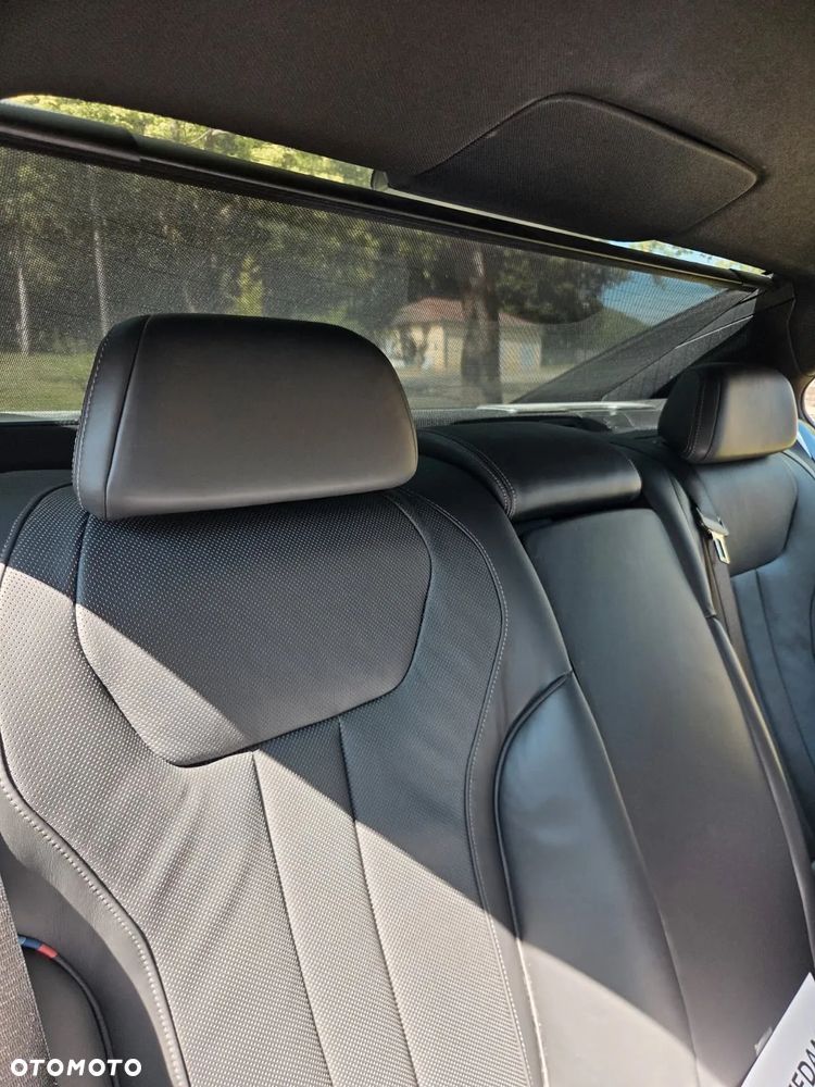 BMW Seria 7 745e - 9