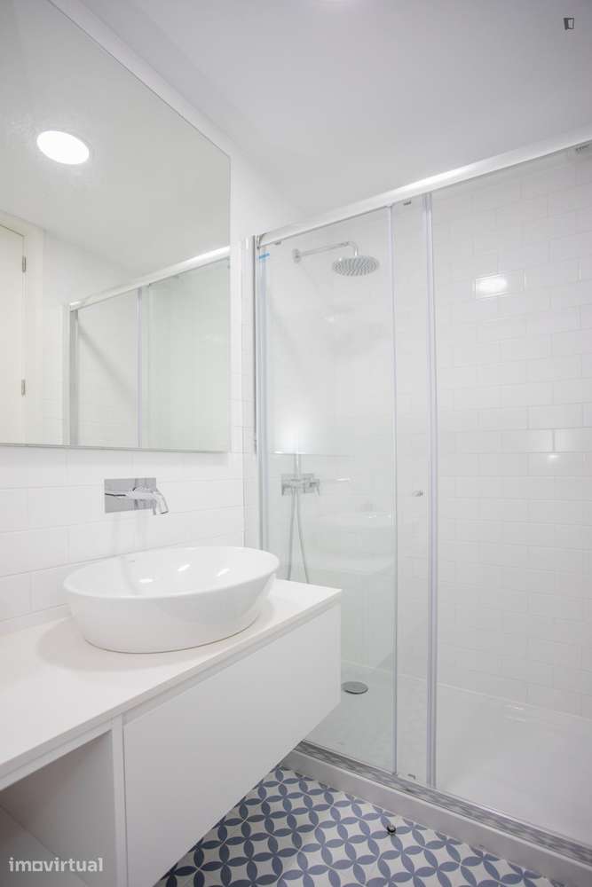 Apartamento com 1 quartos - localizado em Cedofeita Porto - Grande imagem: 2/27