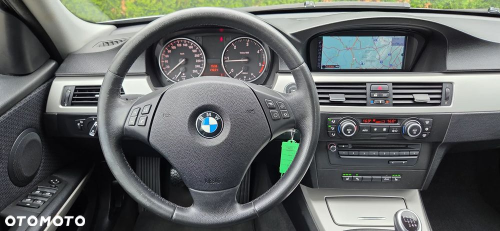 BMW Seria 3 320d - 26