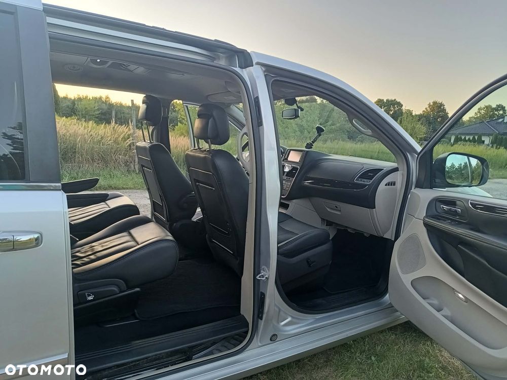 Lancia Voyager 2.8CRD Gold - 12
