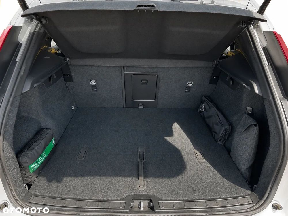Volvo XC 40 B3 Core - 8