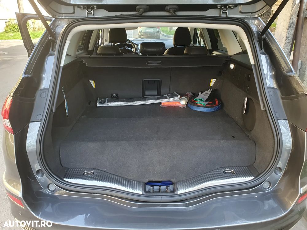 Ford Mondeo 2.0 HEV Vignale - 9