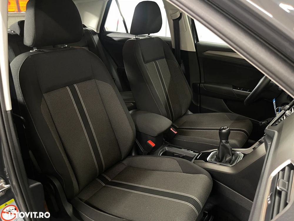 Volkswagen T-Roc 1.5 TSI Design - 11