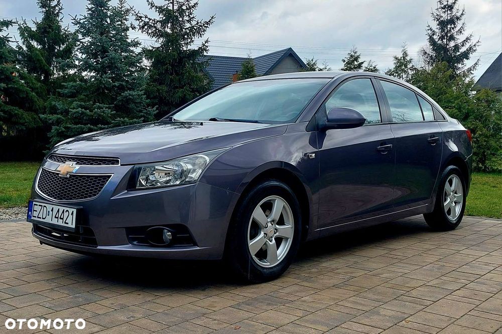 Chevrolet Cruze 1.8 LS - 11