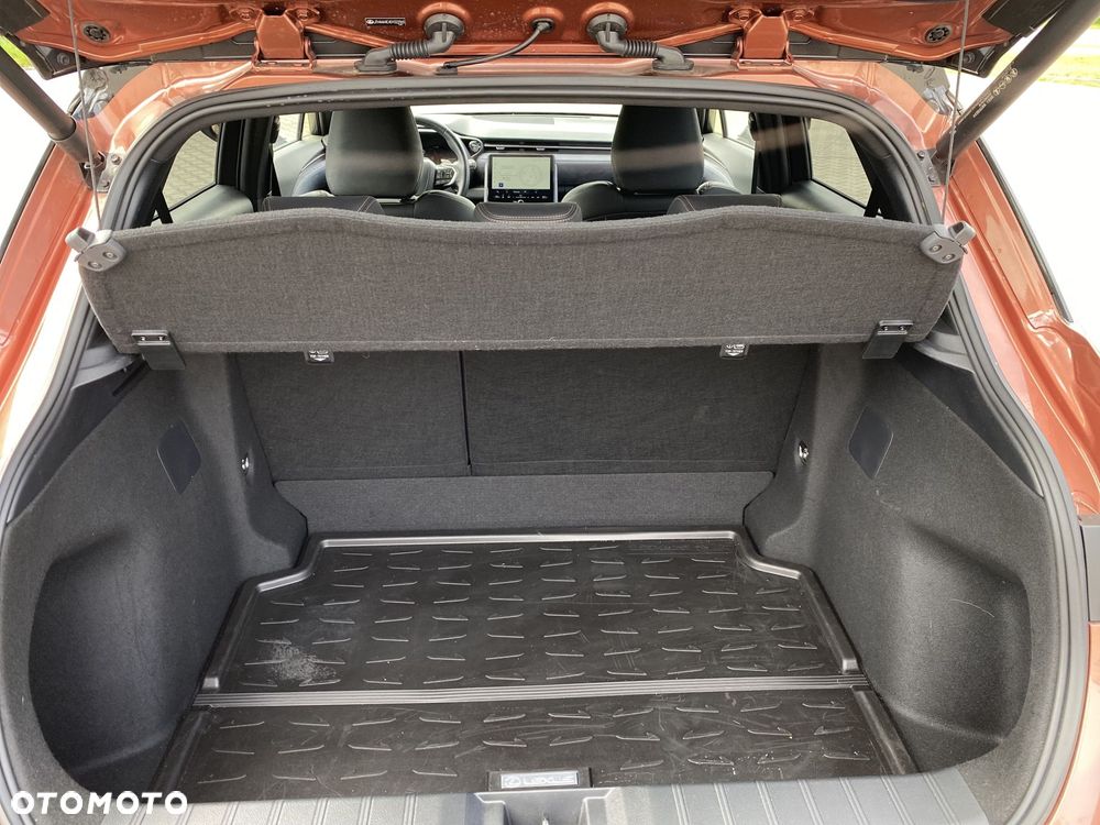 Lexus LBX 1.5 Hybrid Cool - 16