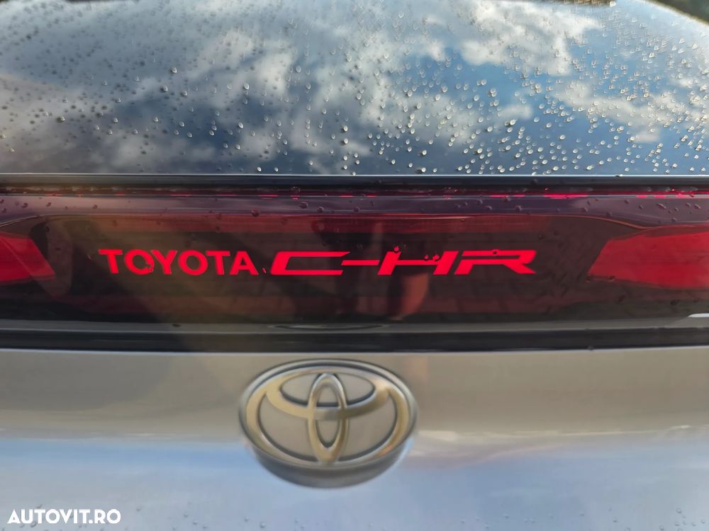 Toyota C-HR 2.0 HEV 197 CP 4x2 CVT Dynamic - 32