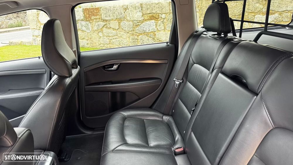 Volvo XC 70 2.0 D4 Momentum - 41