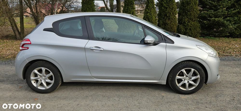 Peugeot 208 1.2 VTi Active - 4
