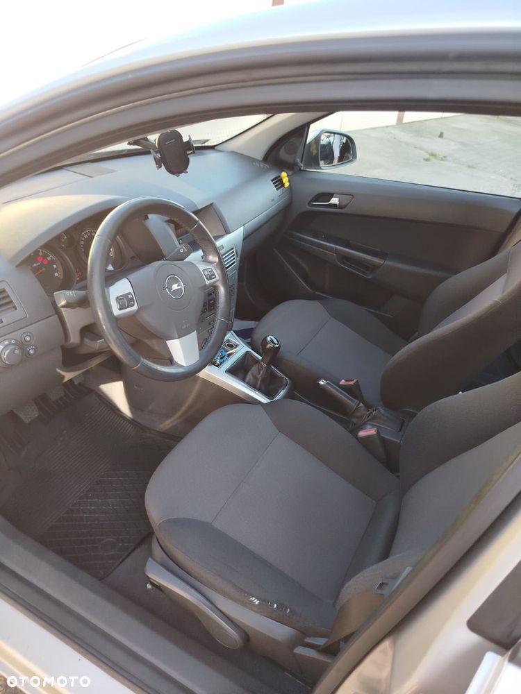 Opel Astra 1.6 Enjoy - 11
