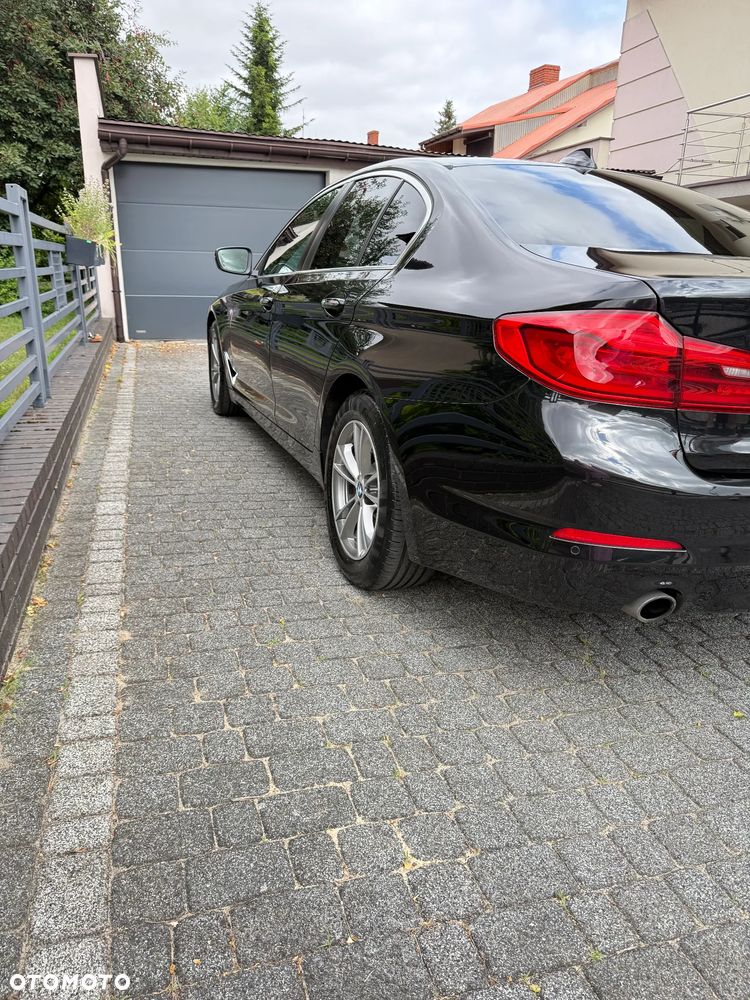 BMW Seria 5 525d Sport Line - 9