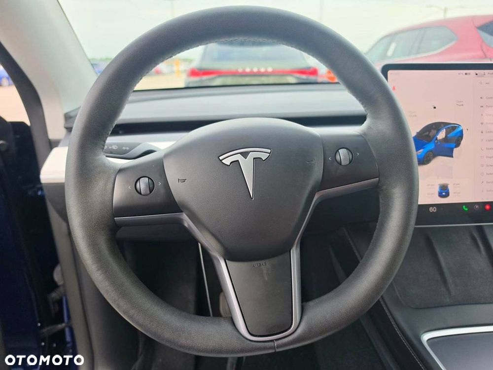 Tesla Model Y Long Range Dual Motor AWD - 11