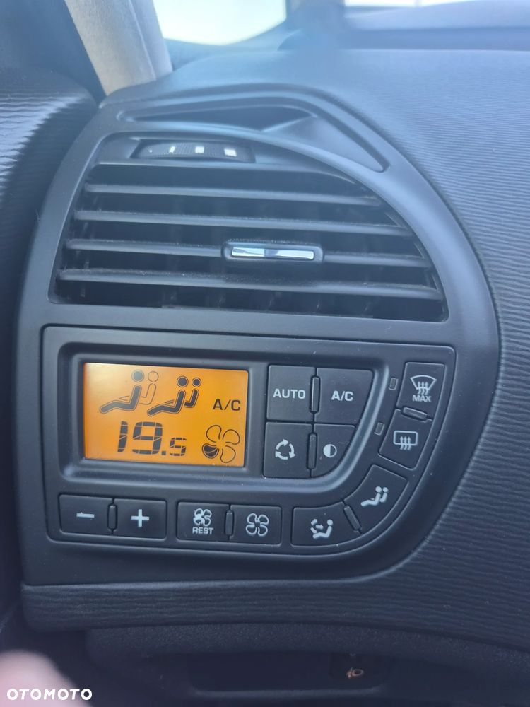 Citroën C4 Picasso - 11