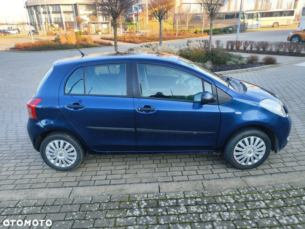 Toyota Yaris 1.3 Luna Premium - 6