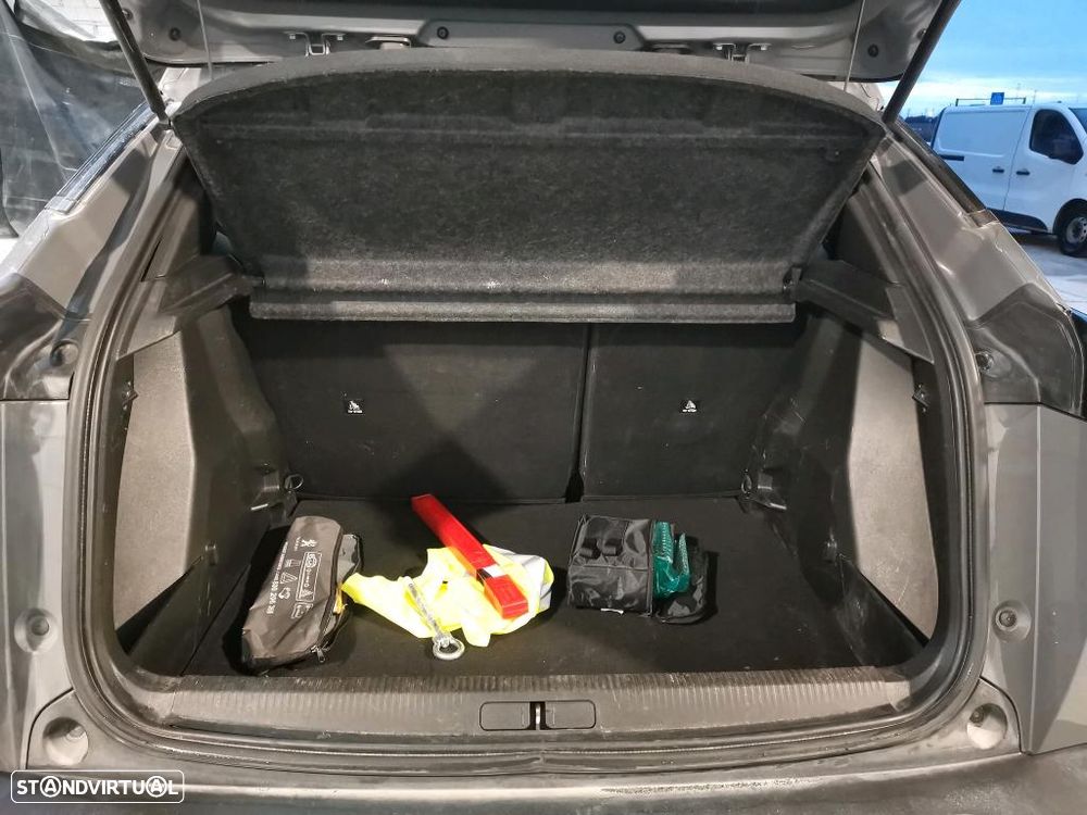 Peugeot 2008 1.2 PureTech Allure - 9