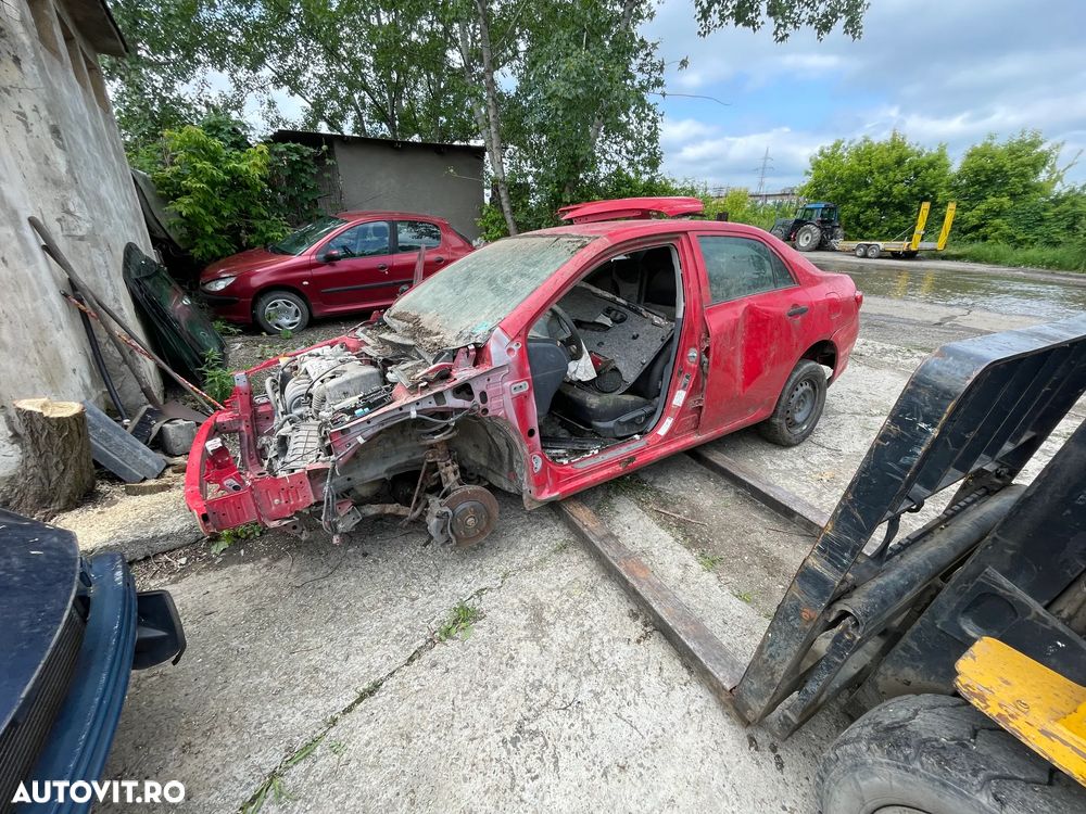 Dezmembrez Toyota Corolla X 1.4 16V 4ZZFE 2007 - 3