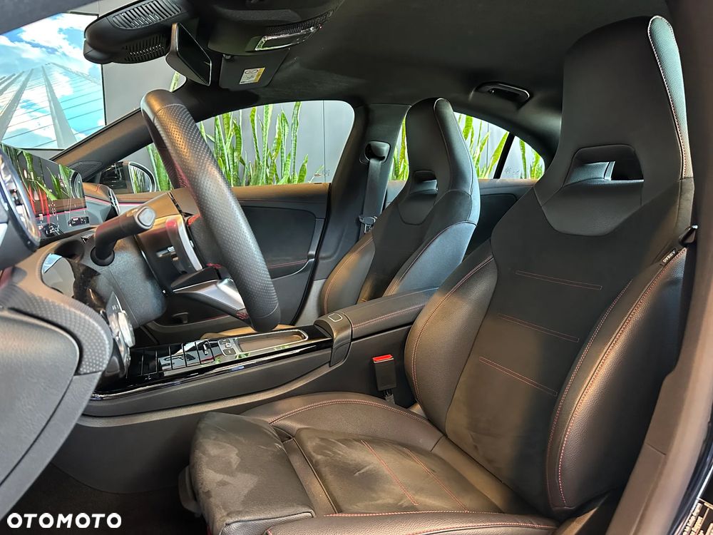 Mercedes-Benz CLA 200 mHEV AMG Line 7G-DCT - 12
