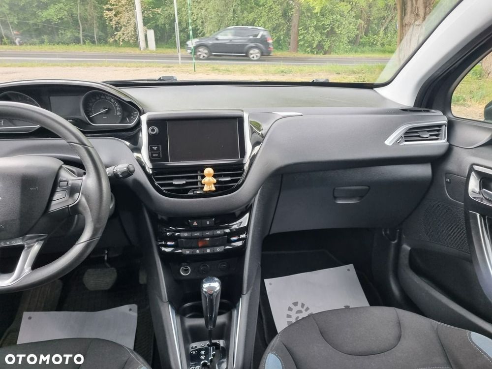 Peugeot 208 120 VTI Automatik Allure - 18