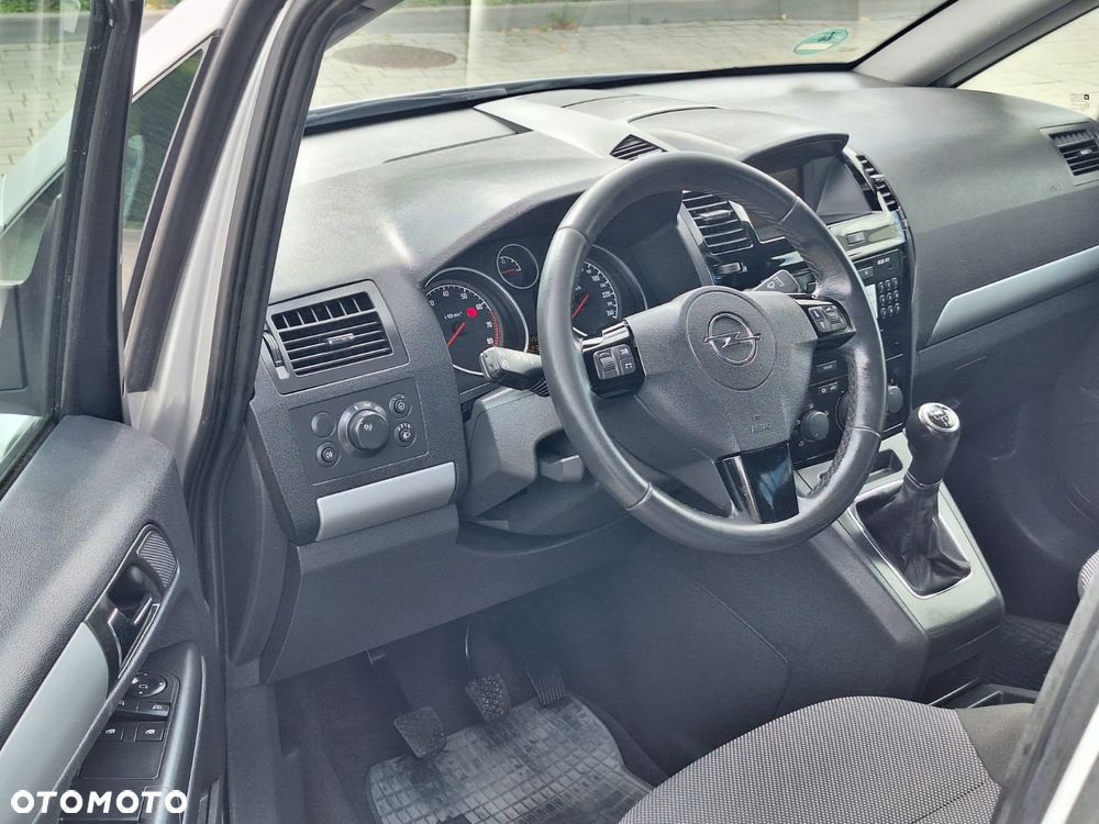Opel Zafira - 9