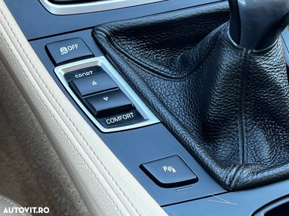 BMW Seria 5 525d Touring - 15