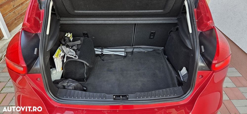 Ford Focus 2.0 TDCI Powershift Titanium - 9