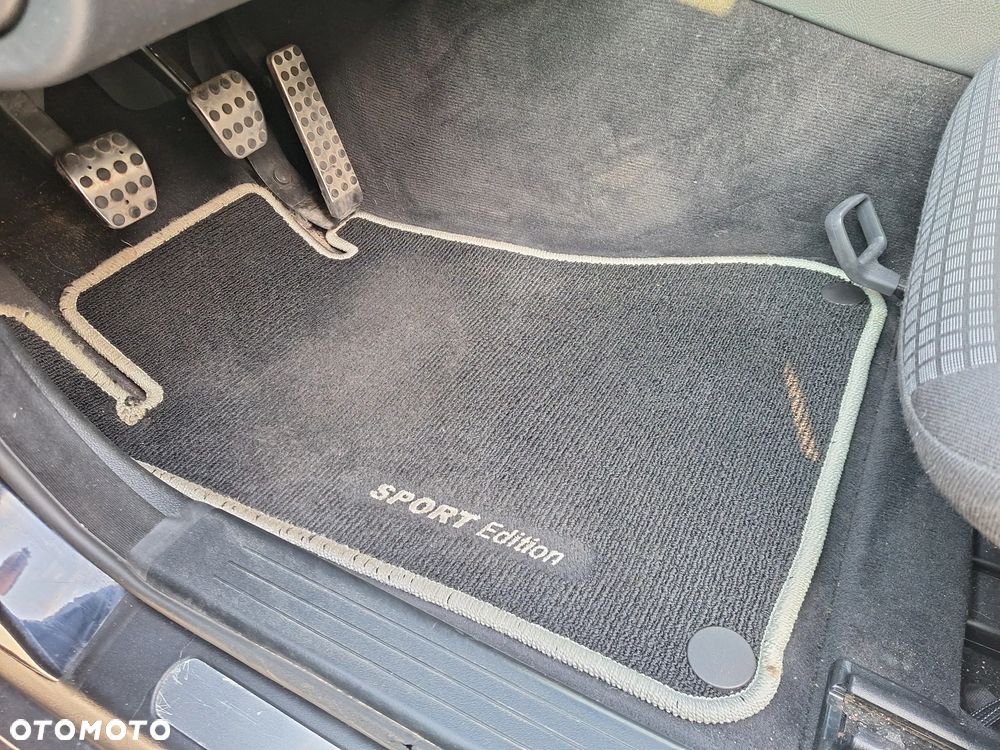 Mercedes-Benz Klasa C 180 Kompressor Sport Edition - 23