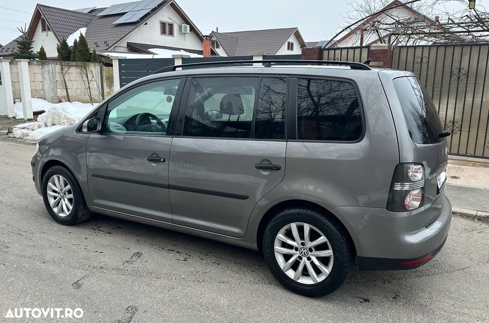 Volkswagen Touran - 3