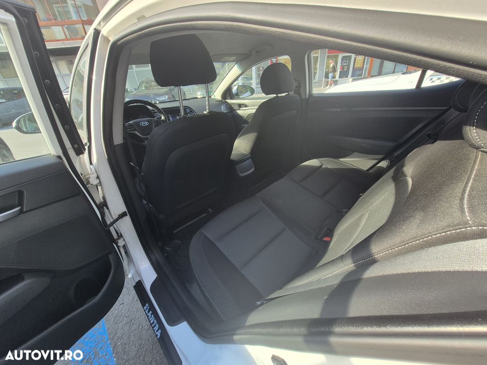 Hyundai Elantra 1.6 MPi Classic - 3