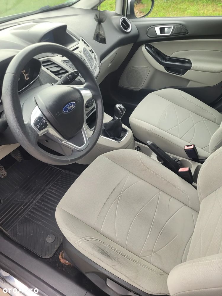 Ford Fiesta - 23
