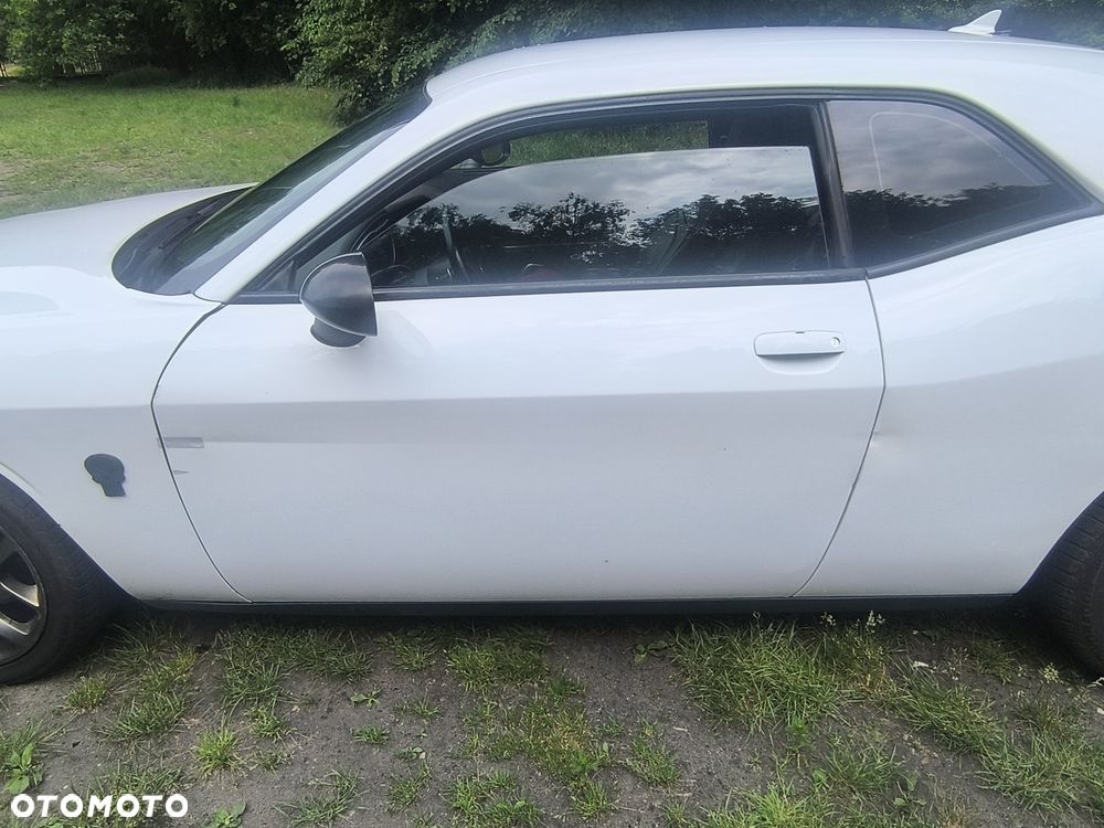 Dodge Challenger - 4