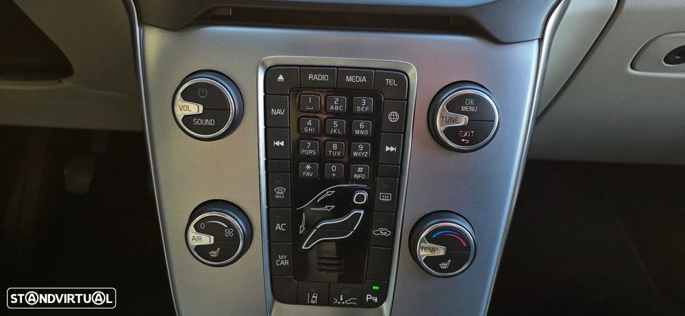 Volvo V40 Cross Country 2.0 D3 Momentum - 15