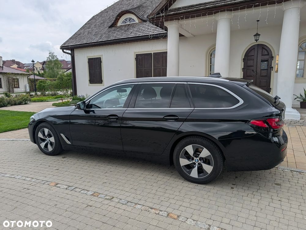 BMW Seria 5 520d MHEV Sport Line sport - 4