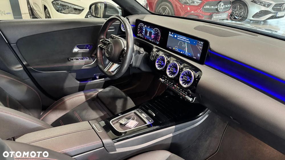 Mercedes-Benz Klasa A 180 AMG Line 7G-DCT - 30