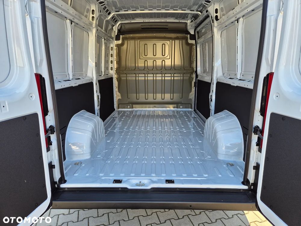 Opel Movano Furgon L2H2 - 3