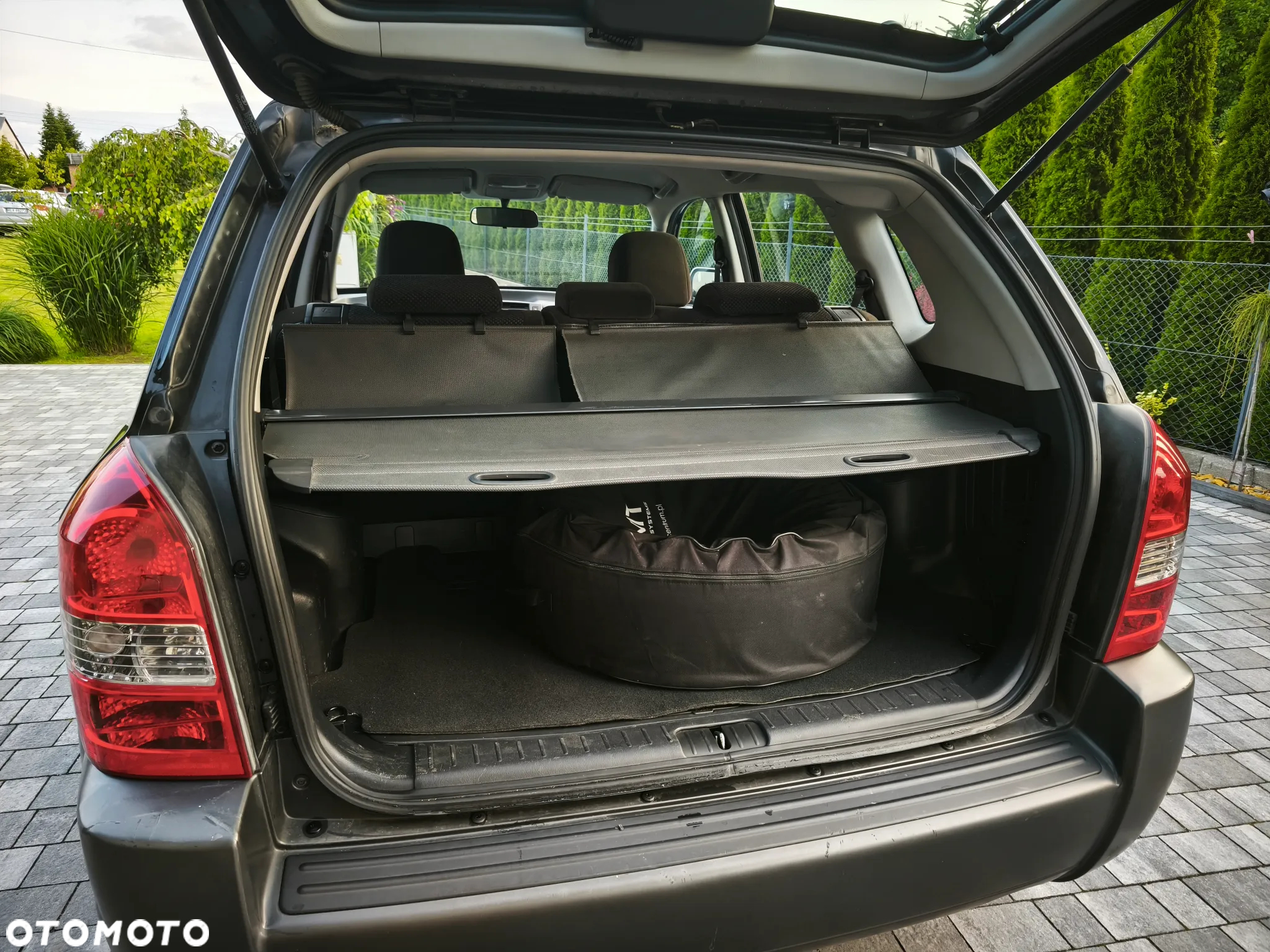 Hyundai Tucson 2.0 Comfort 2WD - 23
