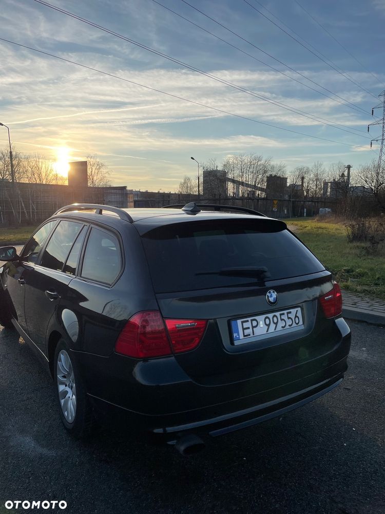 BMW Seria 3 320i - 9