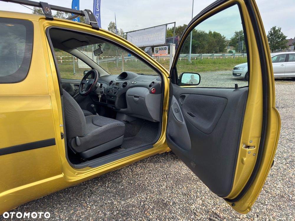 Toyota Yaris 1.0 Luna - 19