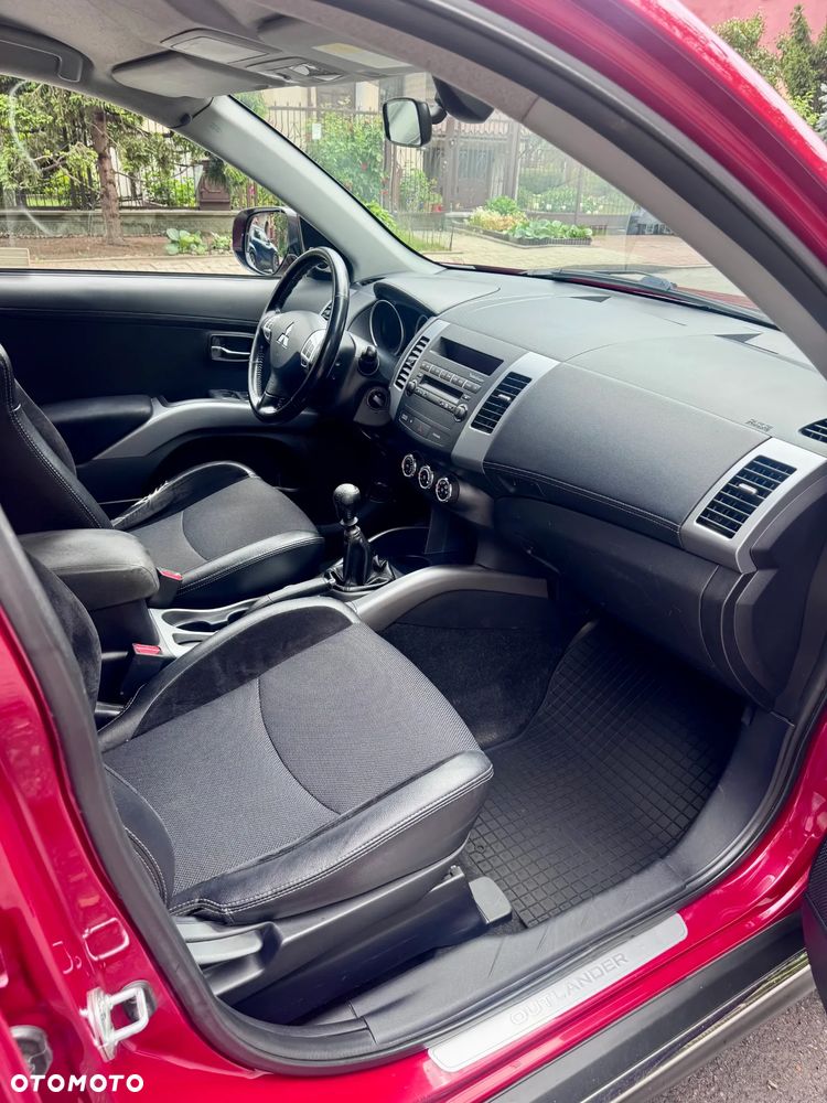 Mitsubishi Outlander 2.0 DID Intense + - 17