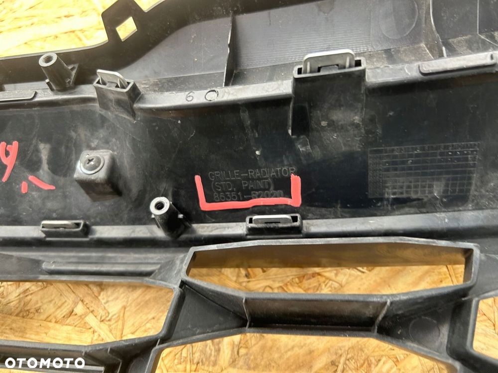 KIA SPORTAGE V GRILL ATRAPA 86351-R2020 - 13