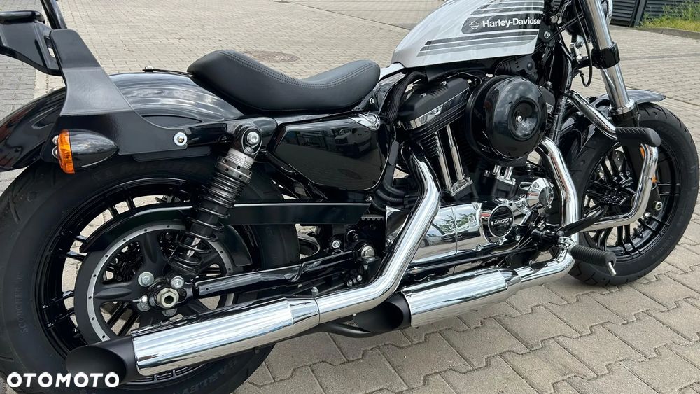 Harley-Davidson Sportster Forty-Eight - 12