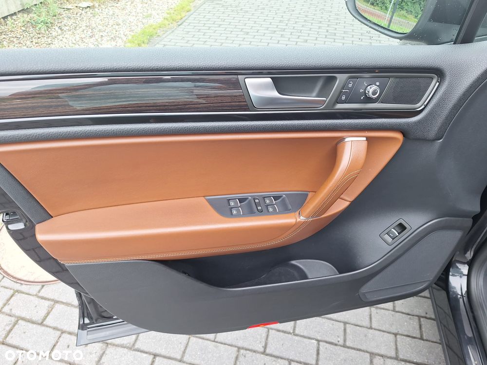 Volkswagen Touareg 3.0 V6 TDI BMT X-Edition - 16