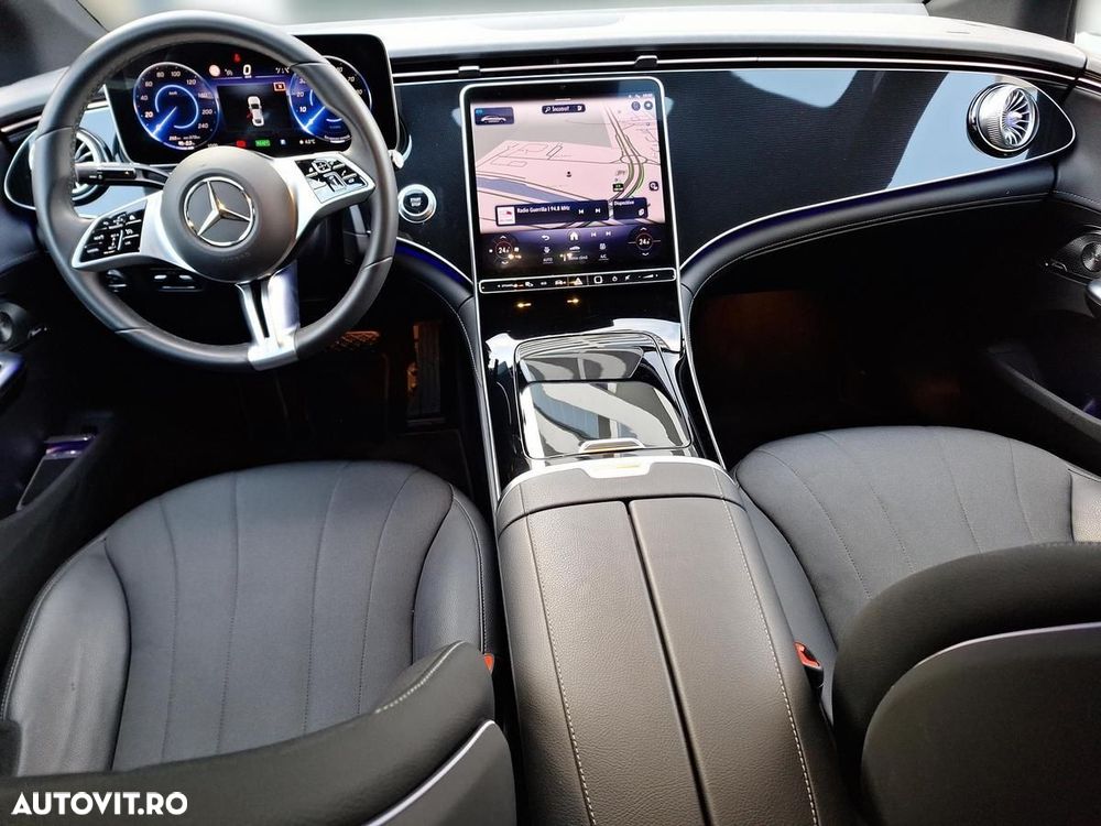 Mercedes-Benz EQE 300 - 12