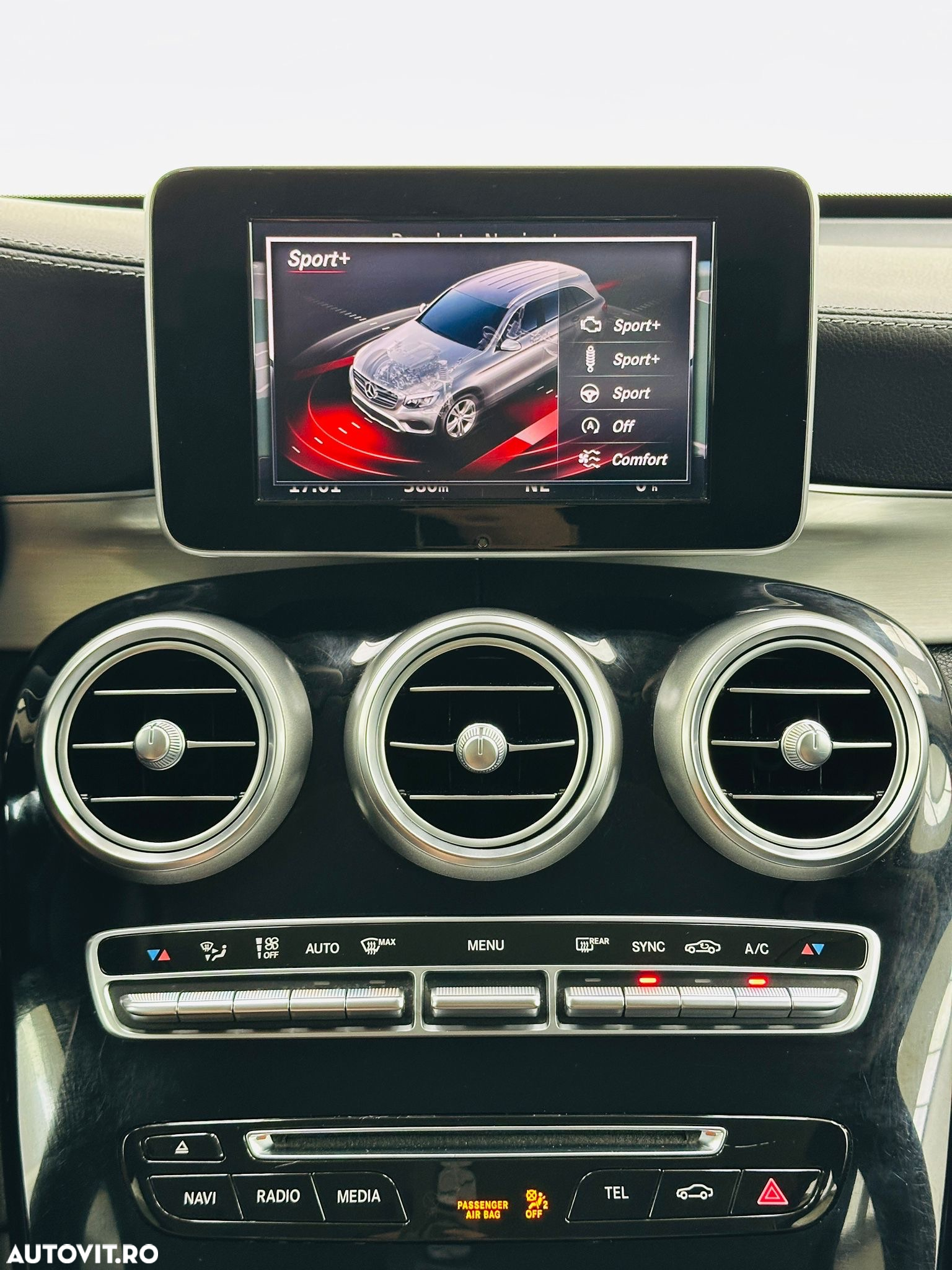 Mercedes-Benz GLC - 30