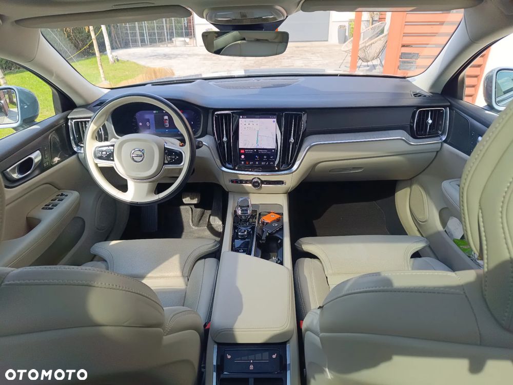 Volvo V60 Cross Country Plus B5 B AWD - 16