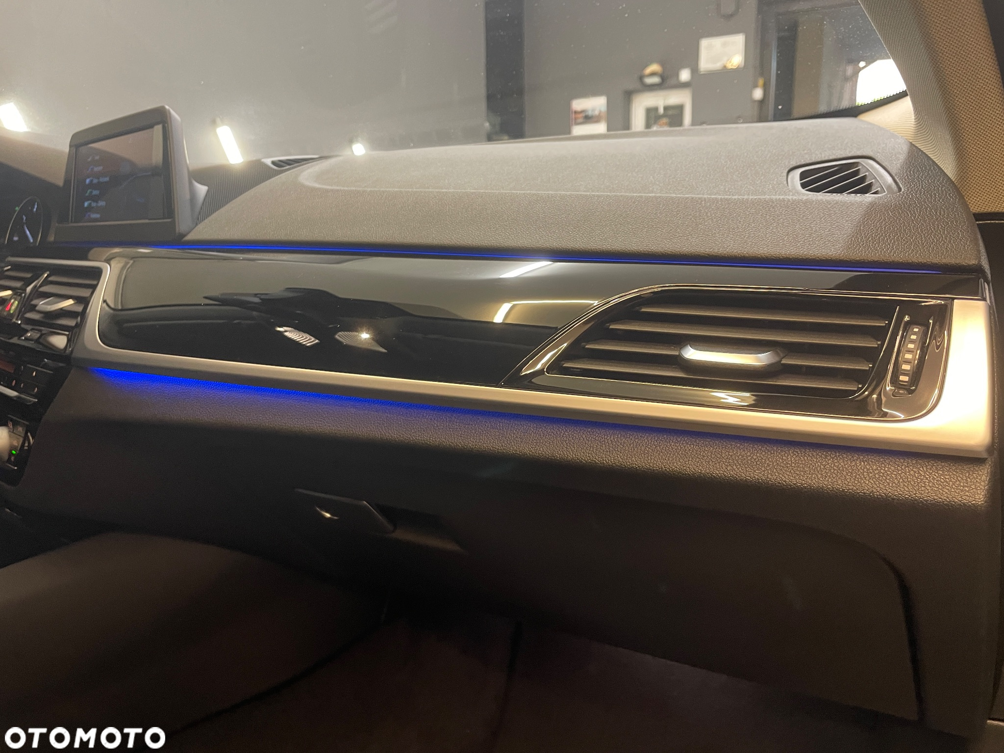 BMW Seria 5 520d Sport Line - 29