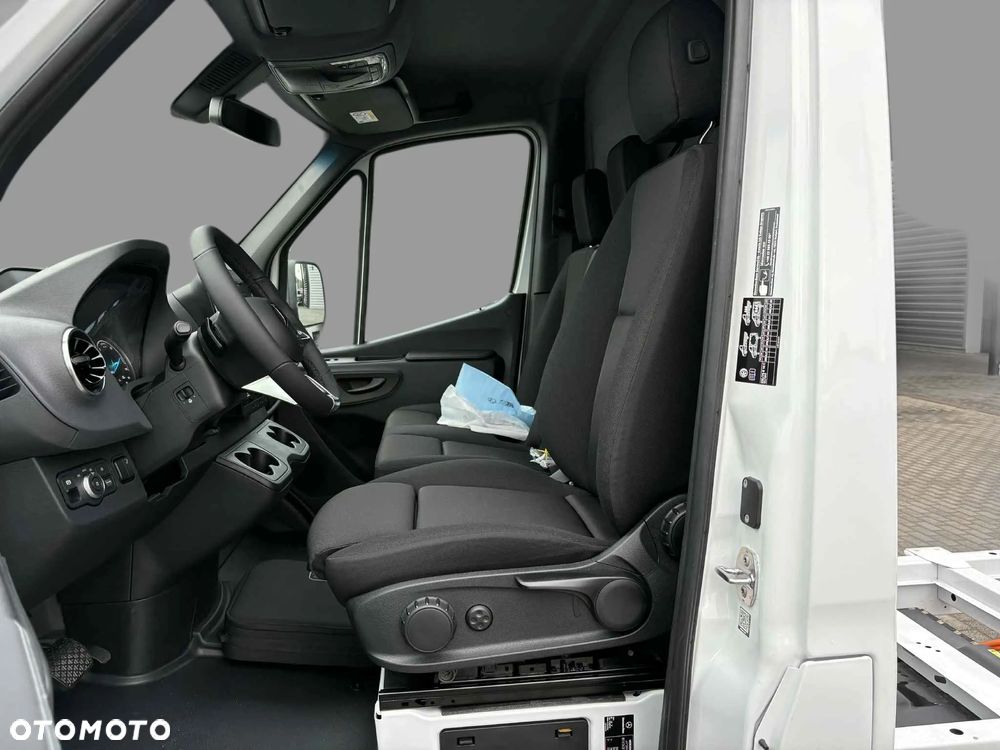 Mercedes-Benz Sprinter - 7