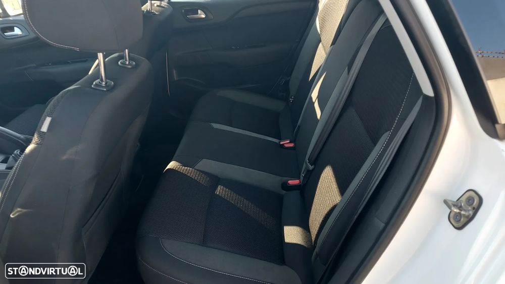 Citroën C4 1.2 PureTech Feel - 13