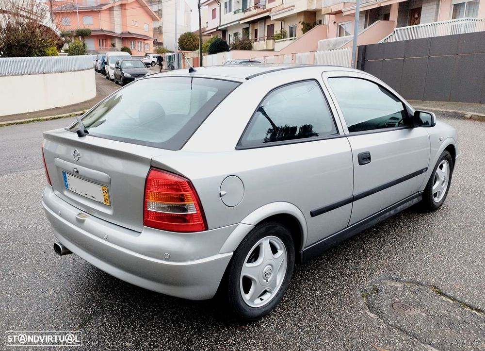 Opel Astra 1.6i Sport - 13