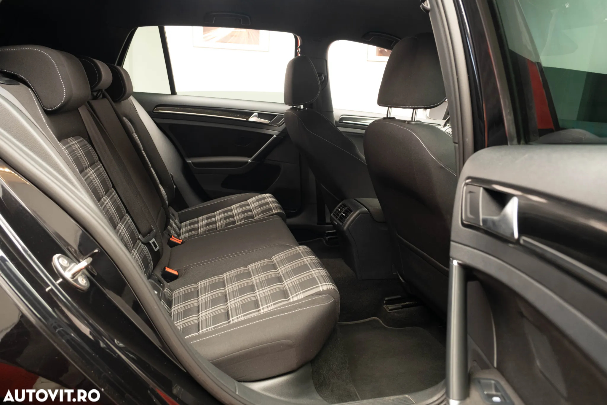 Volkswagen Golf 2.0 TDI DSG GTD - 24