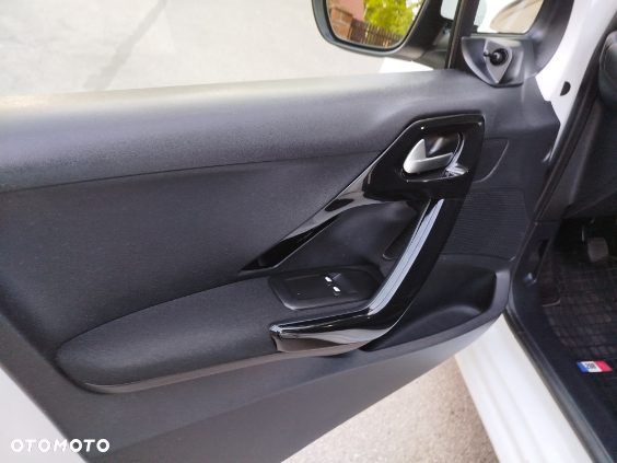 Peugeot 208 1.6 BlueHDi Active - 25